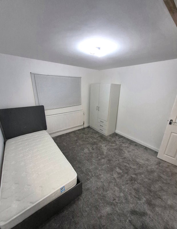 Room Knight Road in Burtonwood