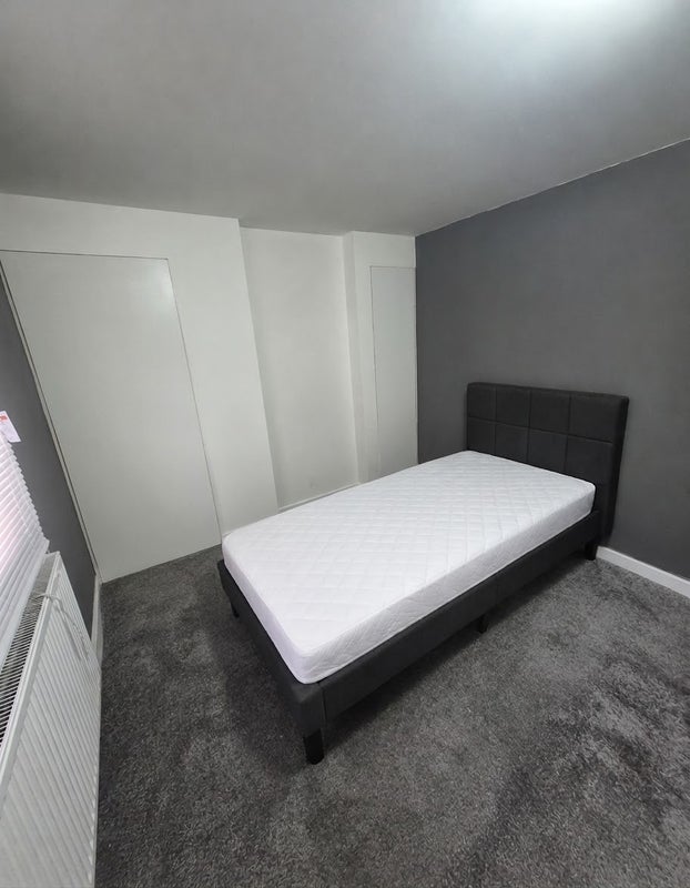 Room Knight Road in Burtonwood