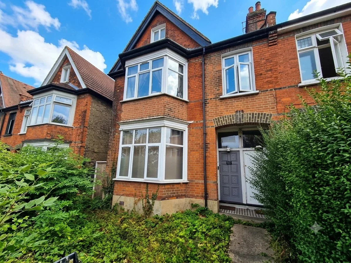 Room Coopers Lane in Greater London
