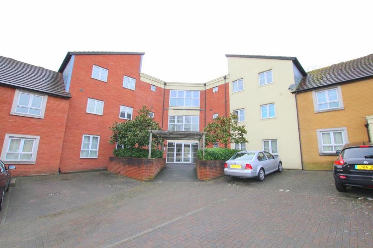Flat Bartholomews Square in Bristol