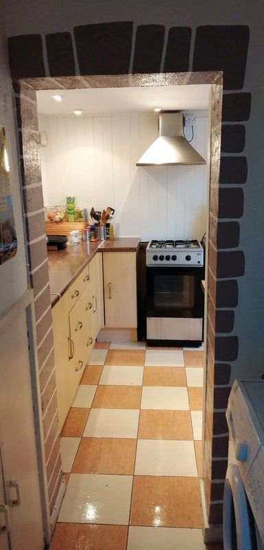 Room Rhymney Street in Cardiff