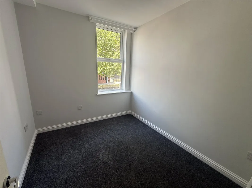 Flat Fishponds Road in Bristol