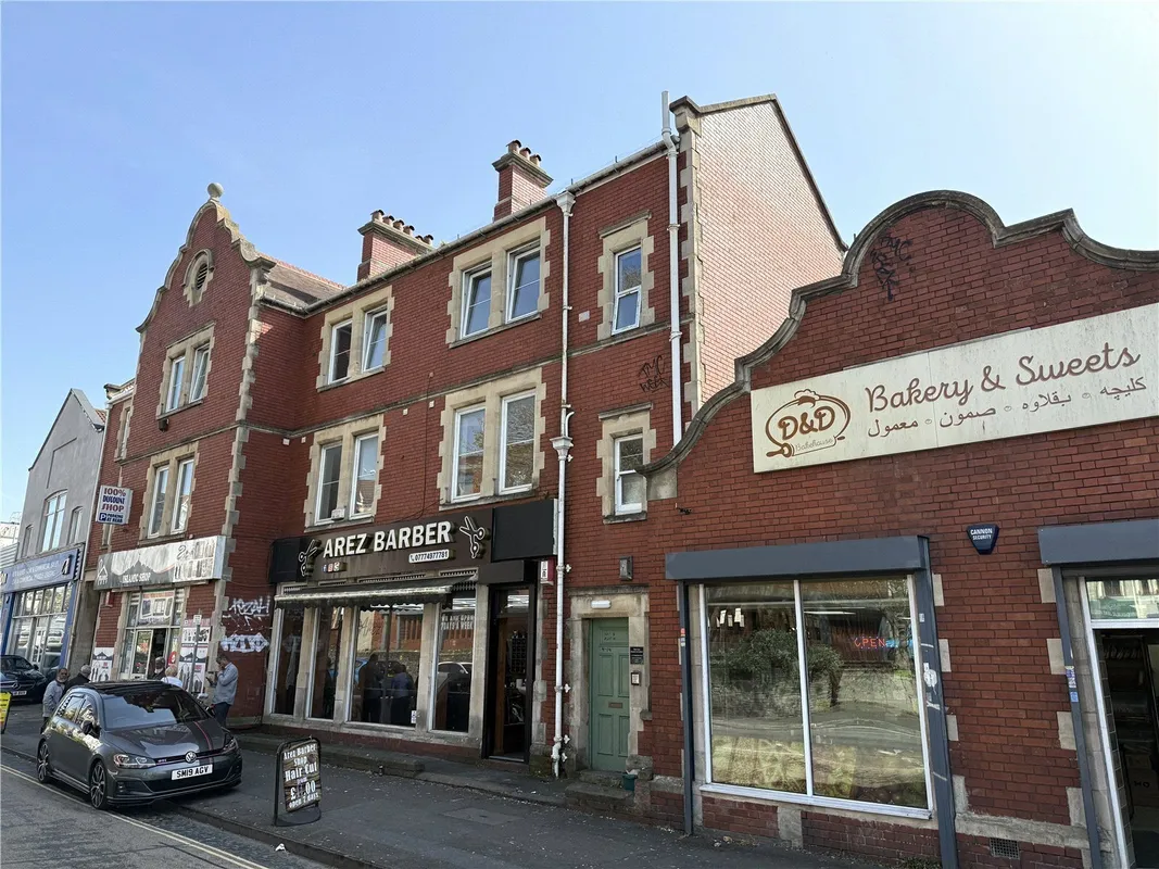 Flat Fishponds Road in Bristol
