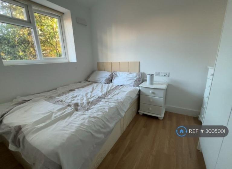 Flat Stanwell Road in Borough of Spelthorne