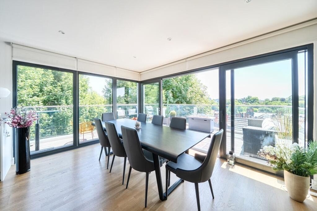 Flat Stanhope Road in Greater London