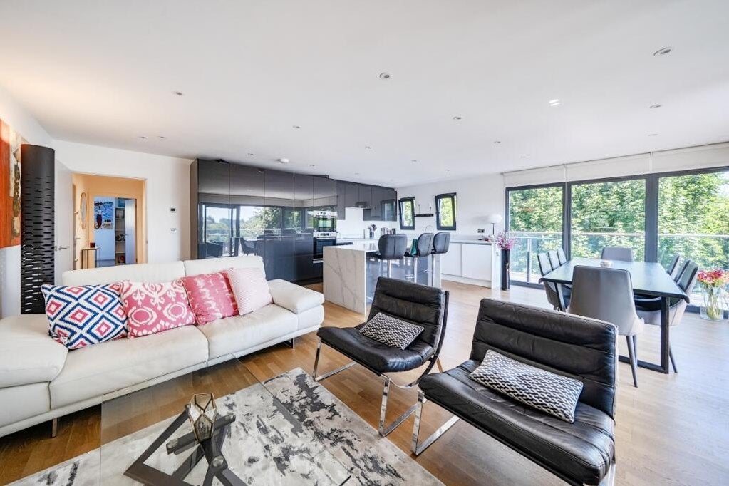 Flat Stanhope Road in Greater London