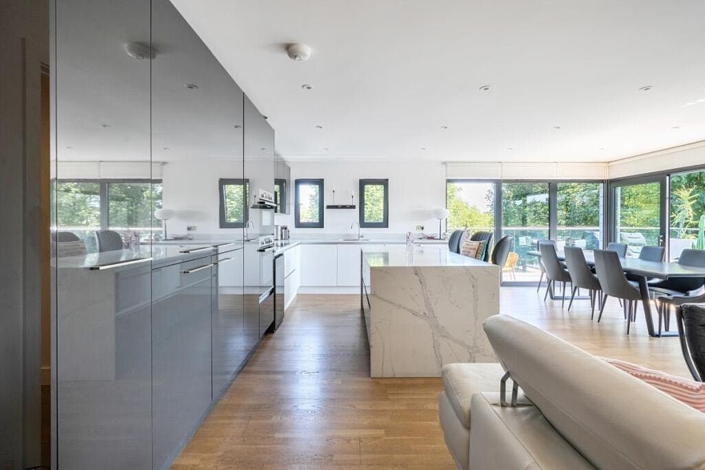 Flat Stanhope Road in Greater London