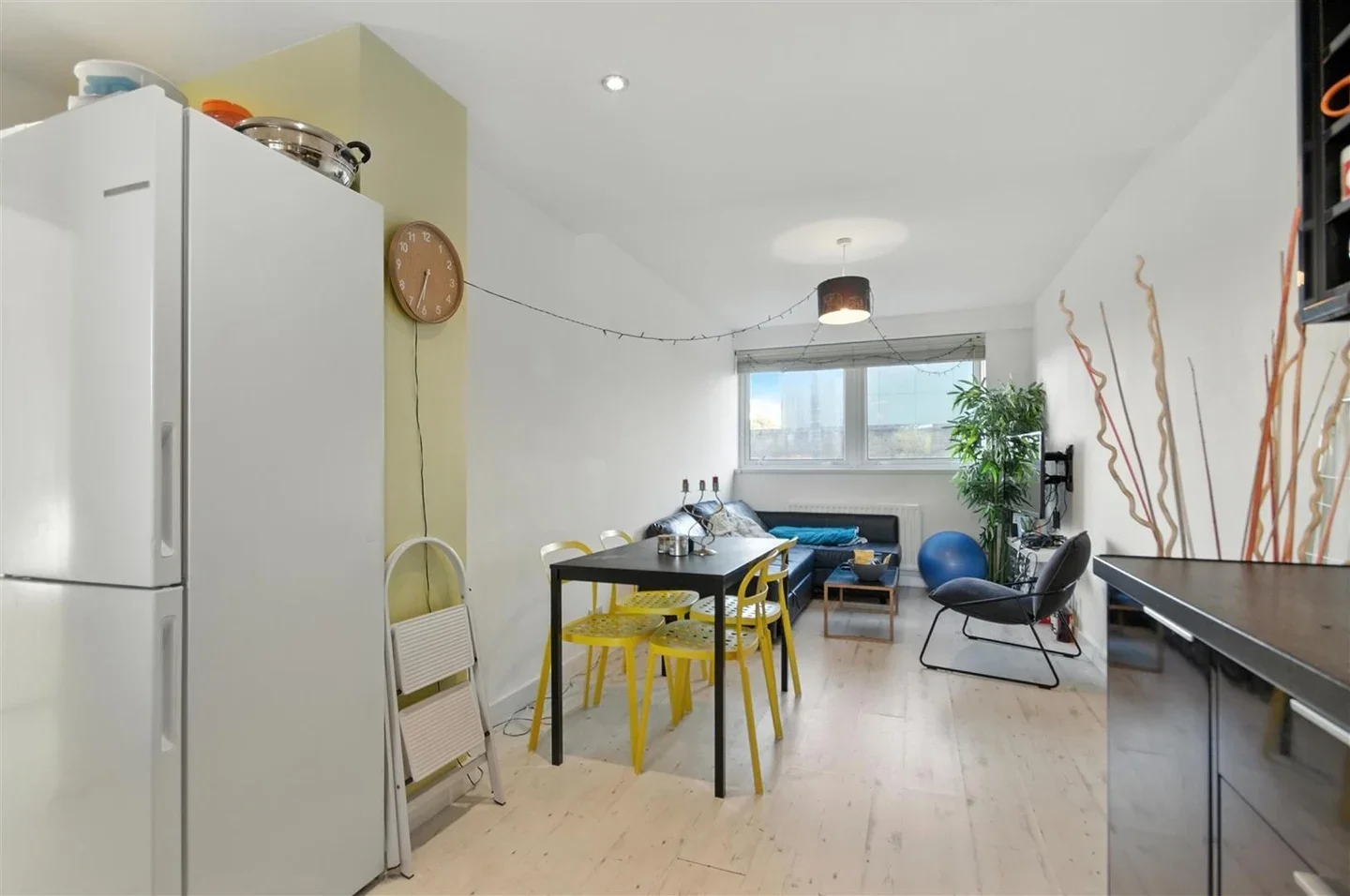 Flat Bullards Place in Greater London