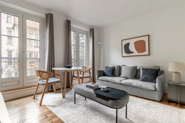 Flat Avenue Mathurin Moreau in Paris