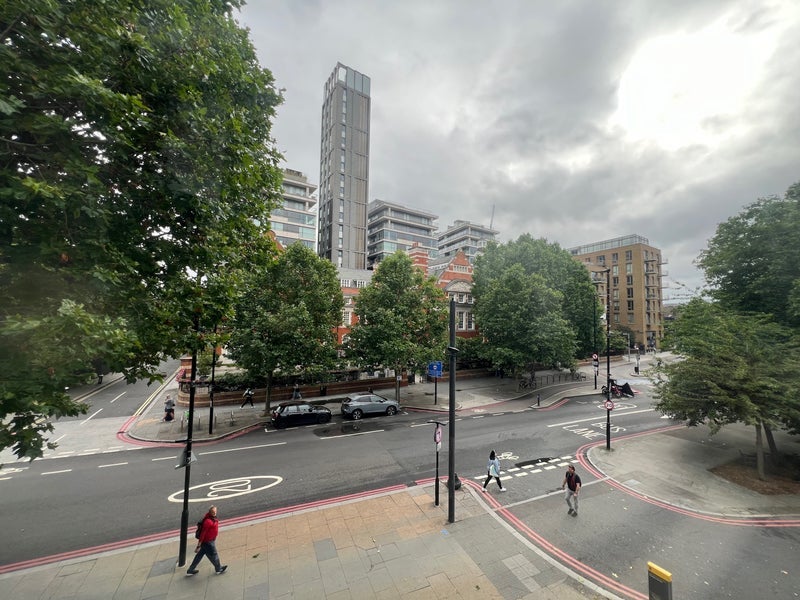 Room Tooley Street in Greater London
