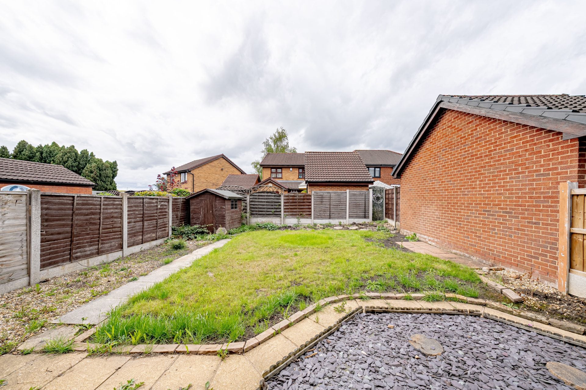 House Aldford Drive in Atherton