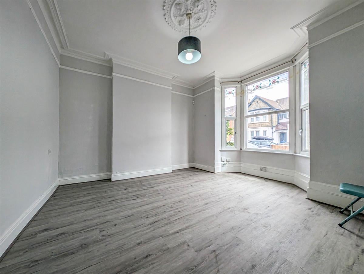 House Quadrant Road in Greater London