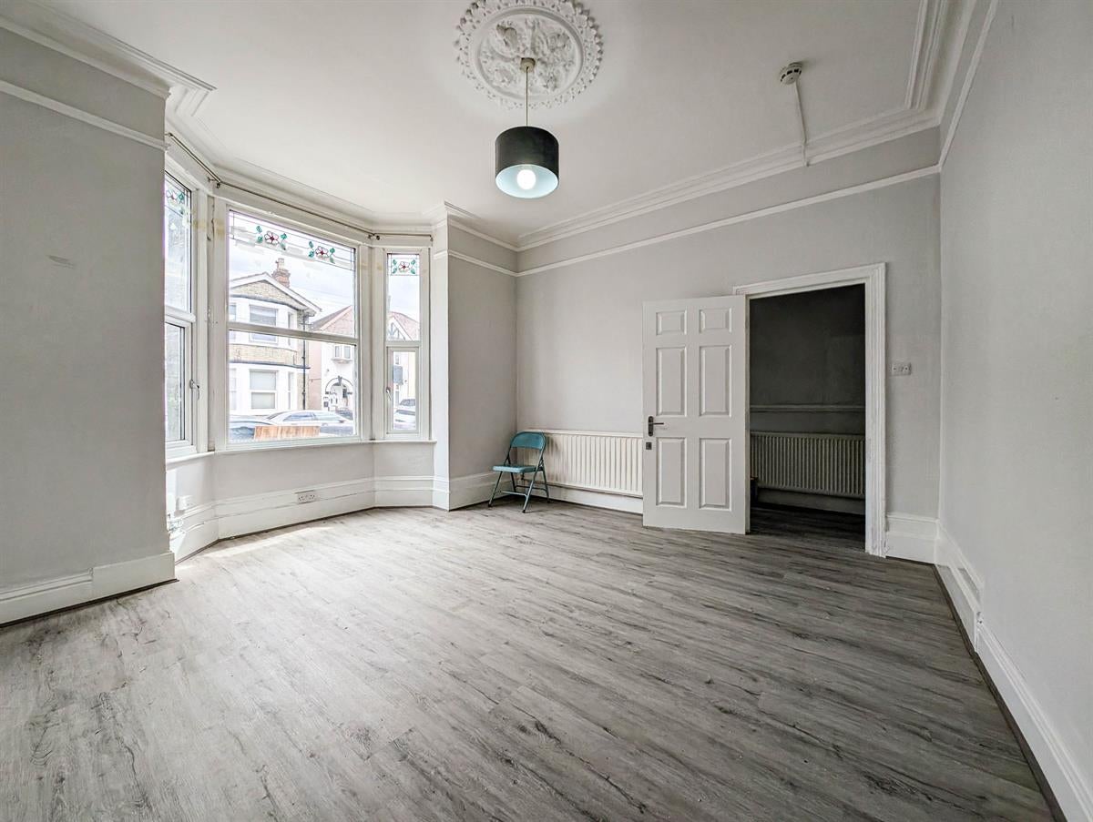 House Quadrant Road in Greater London