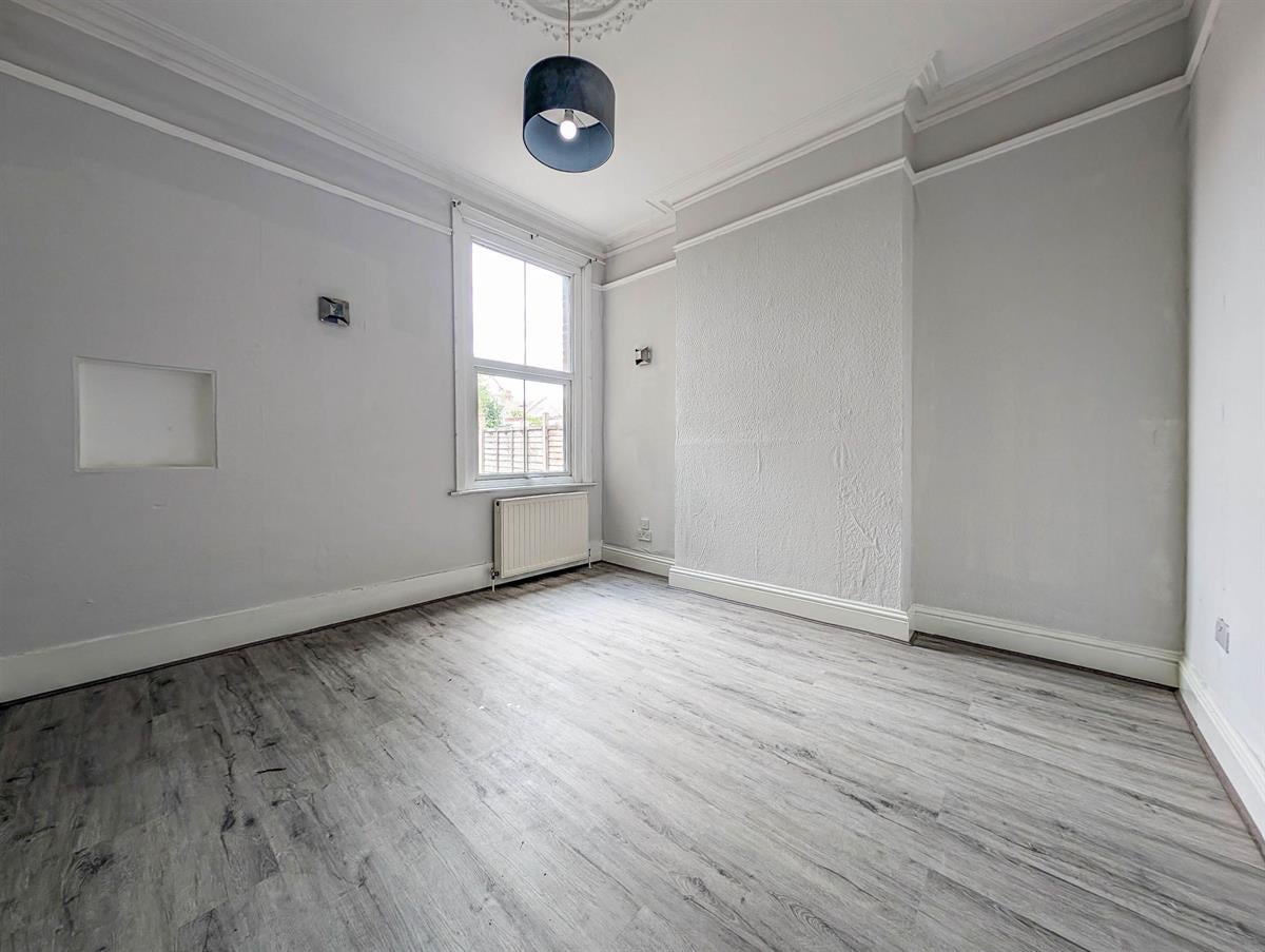 House Quadrant Road in Greater London