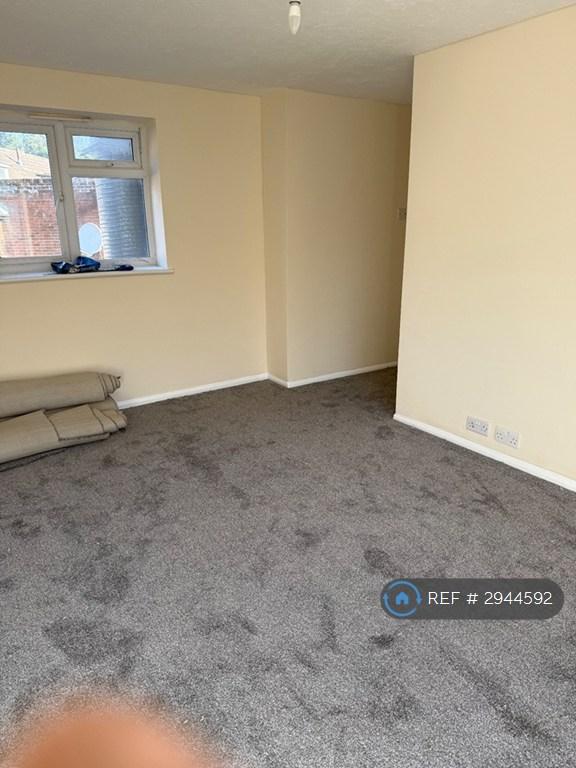 Flat Arnison Avenue in High Wycombe Community Board