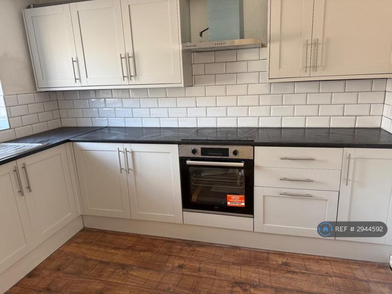 Flat Arnison Avenue in High Wycombe Community Board