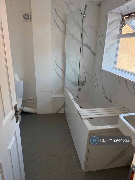 Flat Arnison Avenue in High Wycombe Community Board