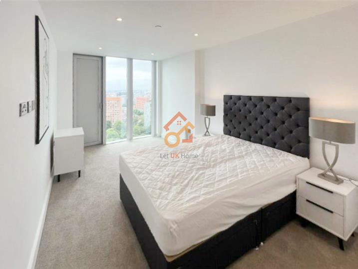 Flat Silvercroft Street in Manchester