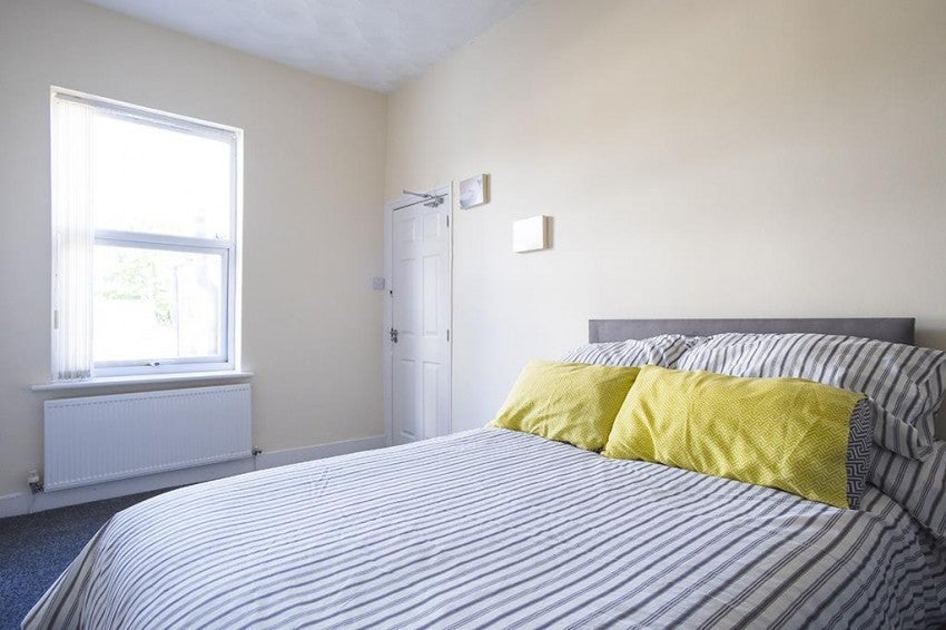 Room Mersey Road in Widnes