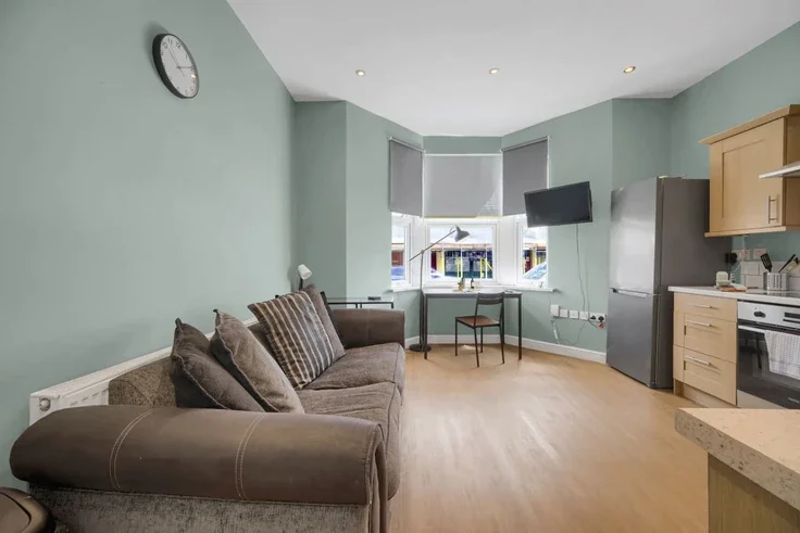 Flat Moira Terrace in Cardiff