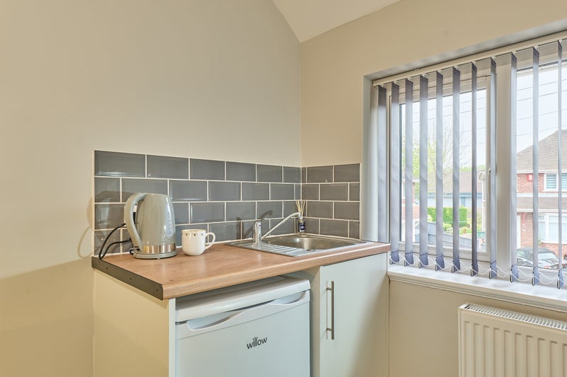 Room Newcastle Road in Stoke-on-Trent