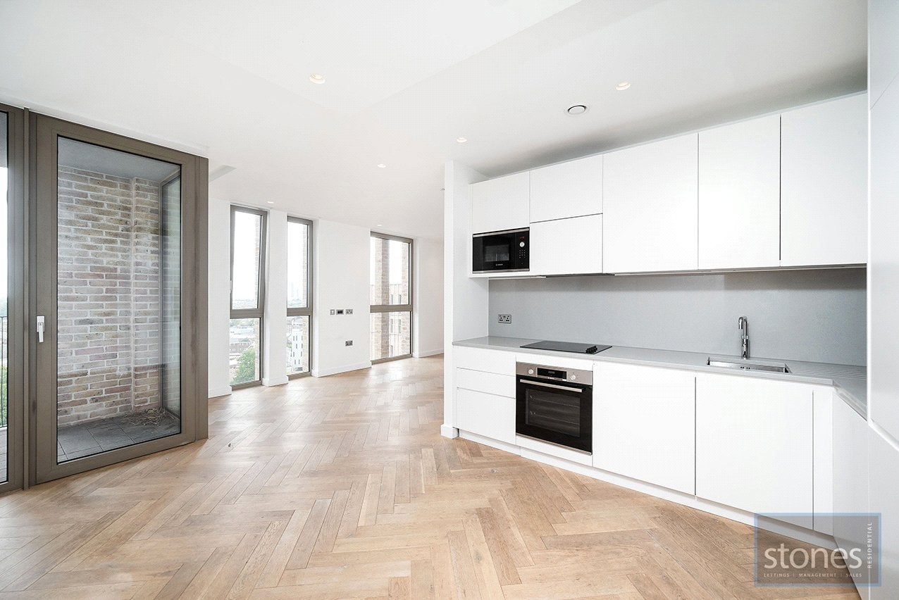 Flat Dudden Hill Lane in Greater London