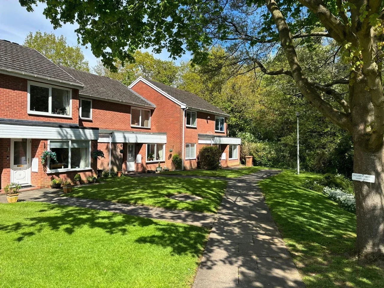 Flat Grangewood Court in Metropolitan Borough of Solihull