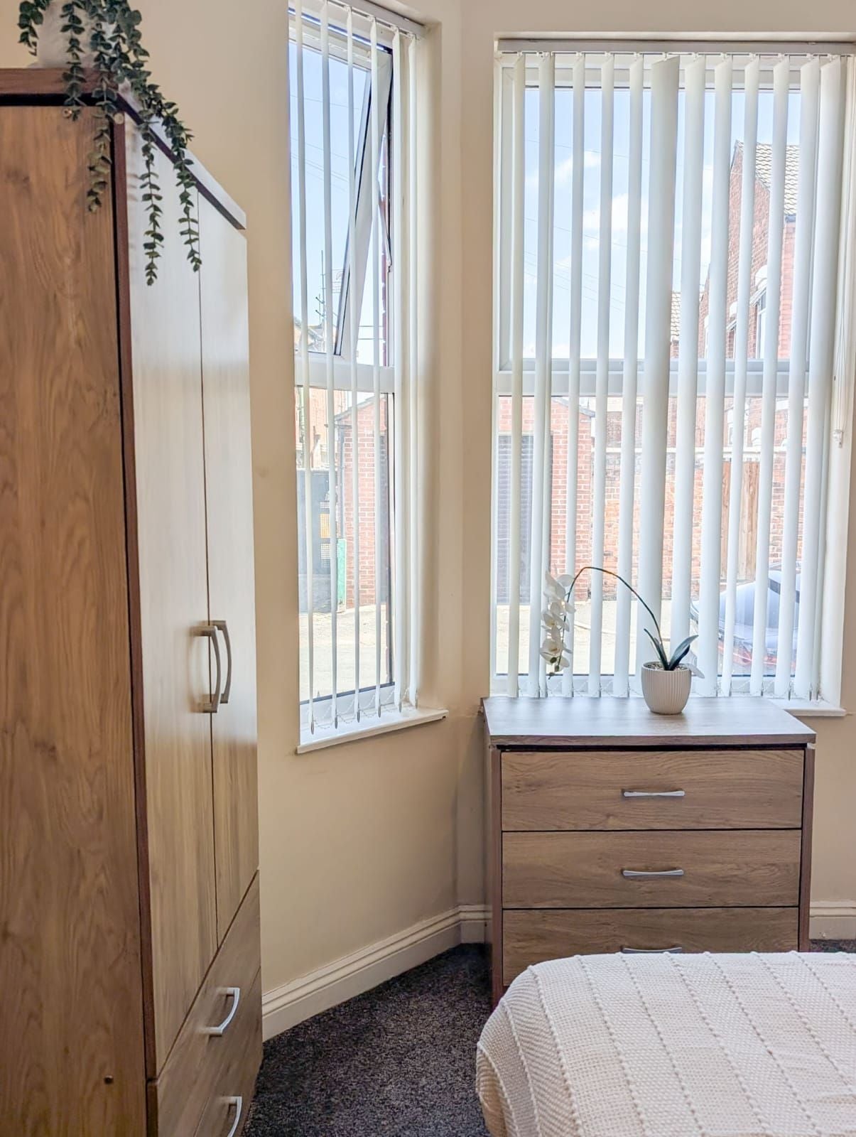 Room Derrington Avenue in Crewe