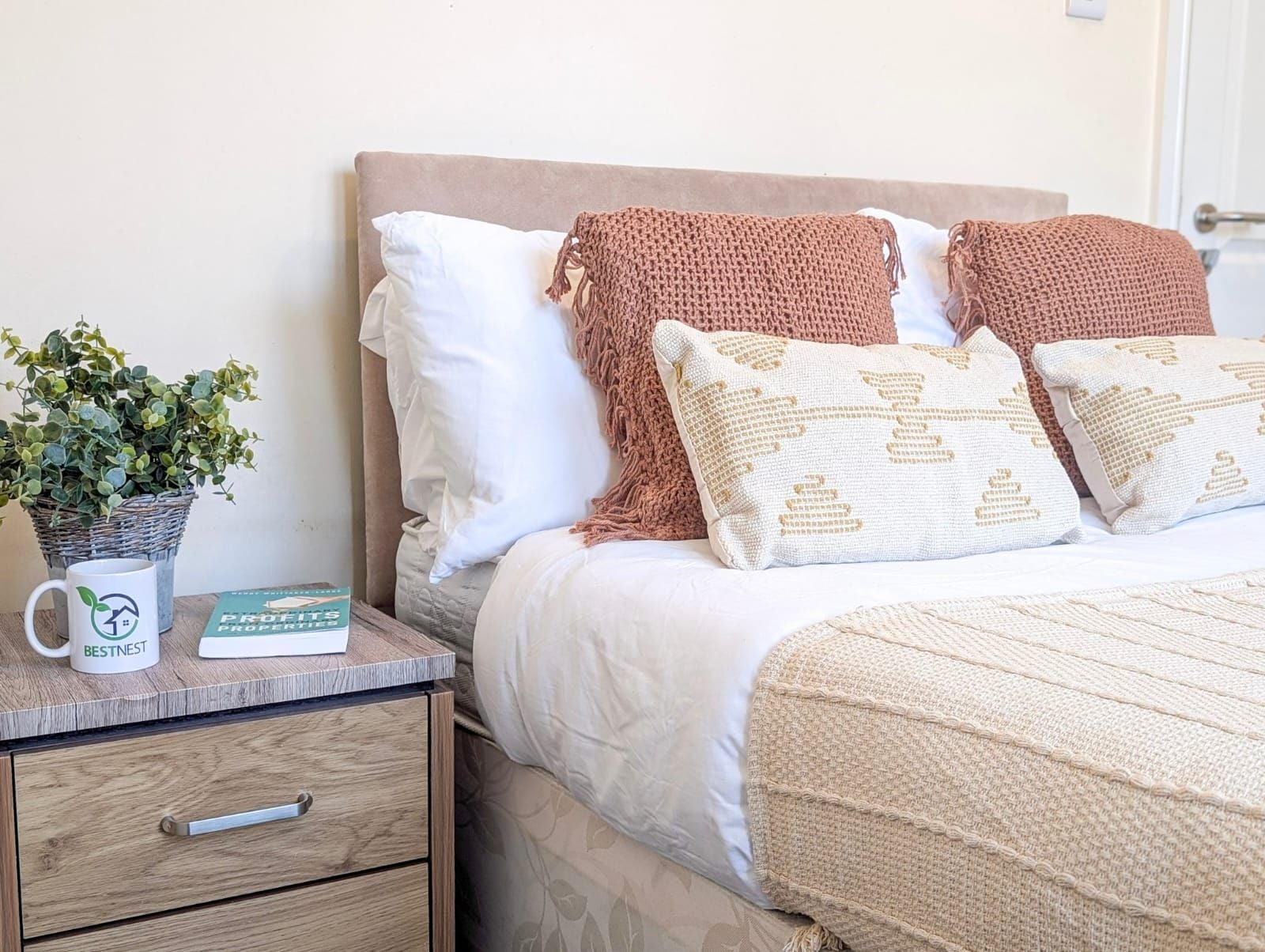 Room Derrington Avenue in Crewe