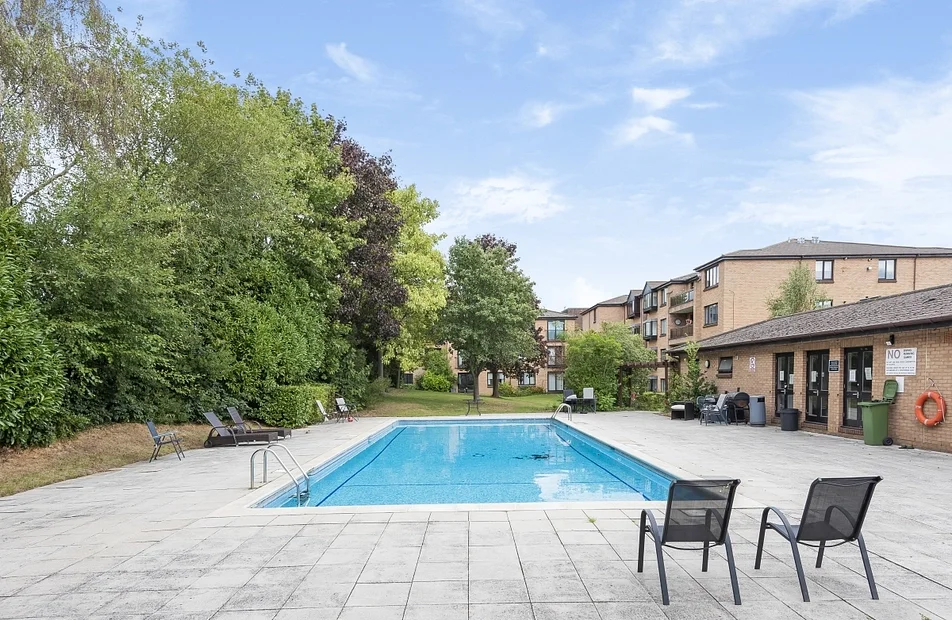 Flat Widmore Road in Greater London