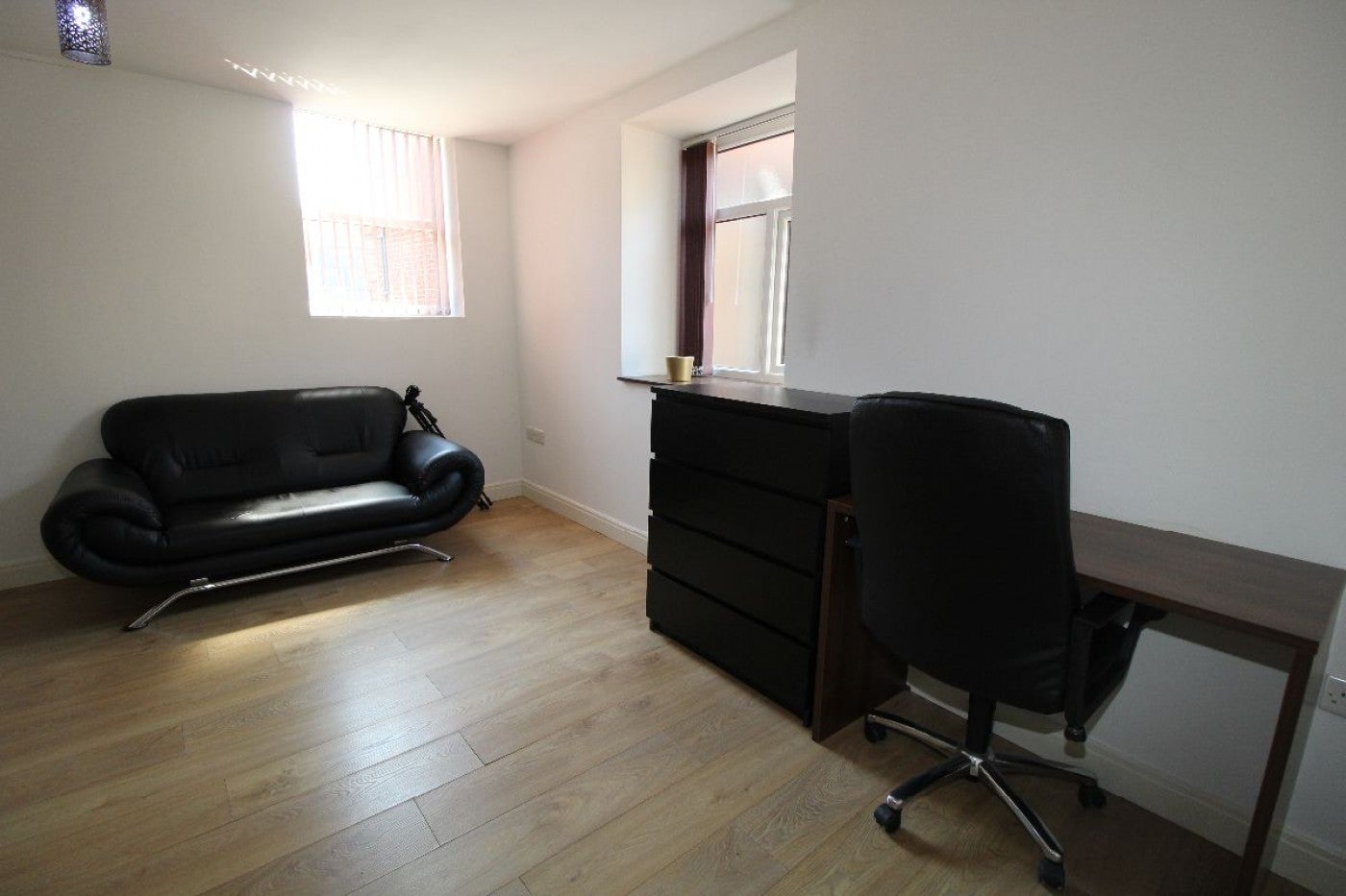 Flat Adelphi Place in Preston