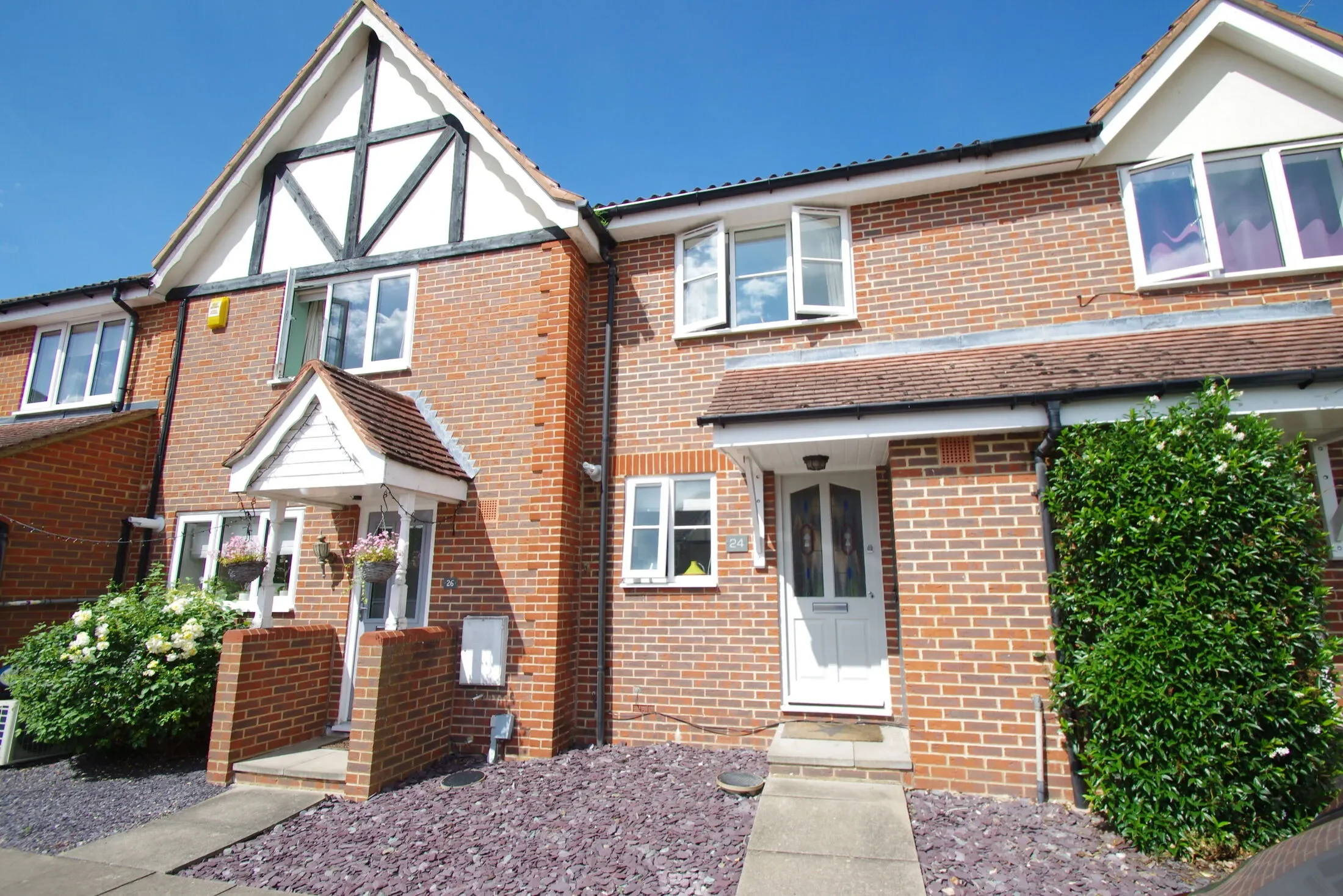 House Broughton Way in Three Rivers