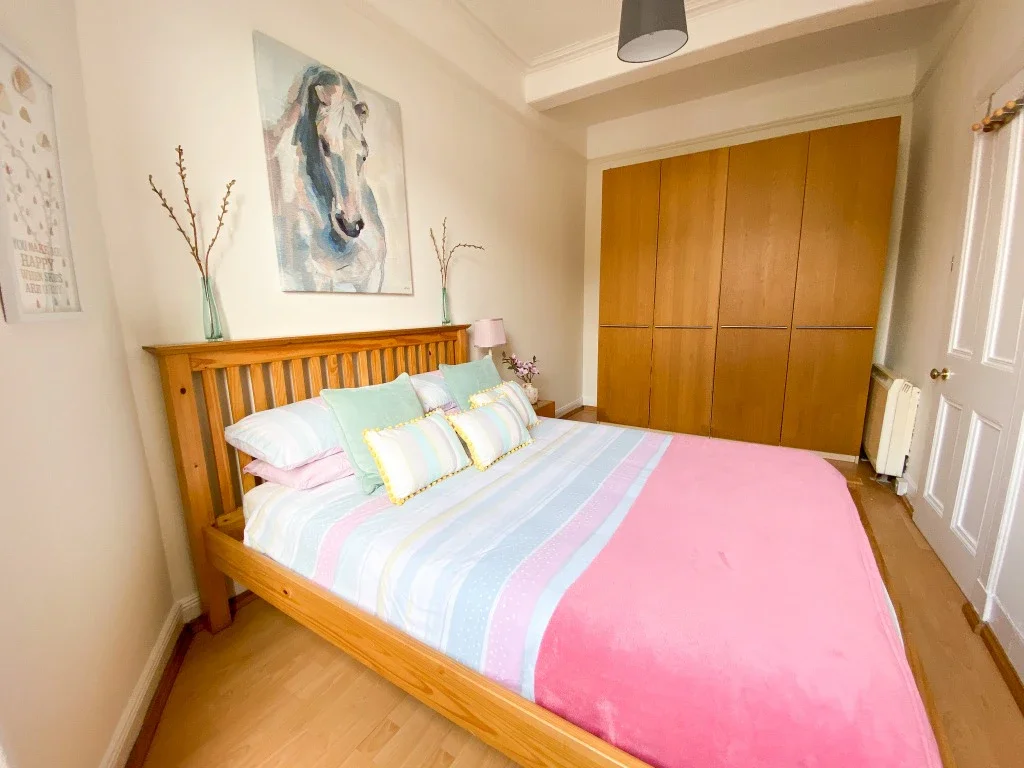 Flat Logie Green Road in City of Edinburgh