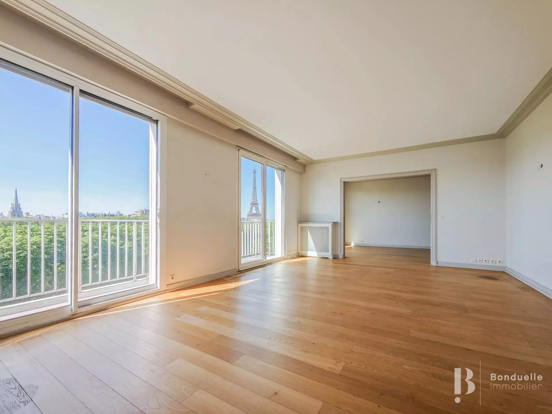 Appartement Cours Albert-Iᵉʳ à Paris