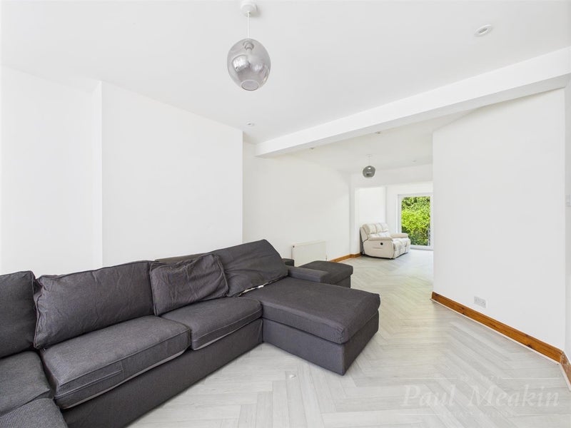 Room Croham Valley Road in Greater London