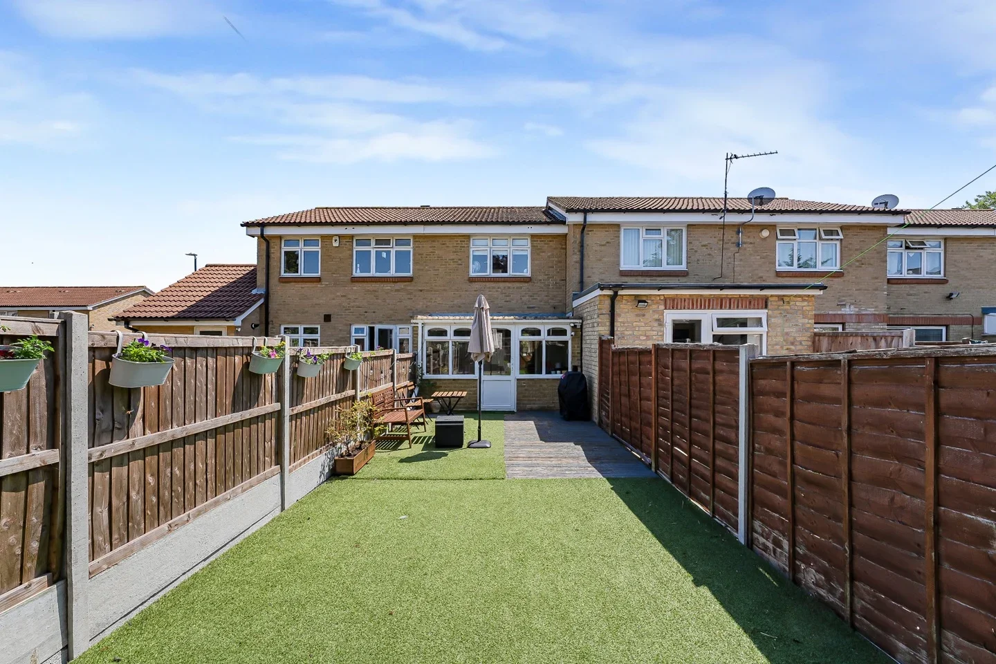 House Midwinter Close in Greater London