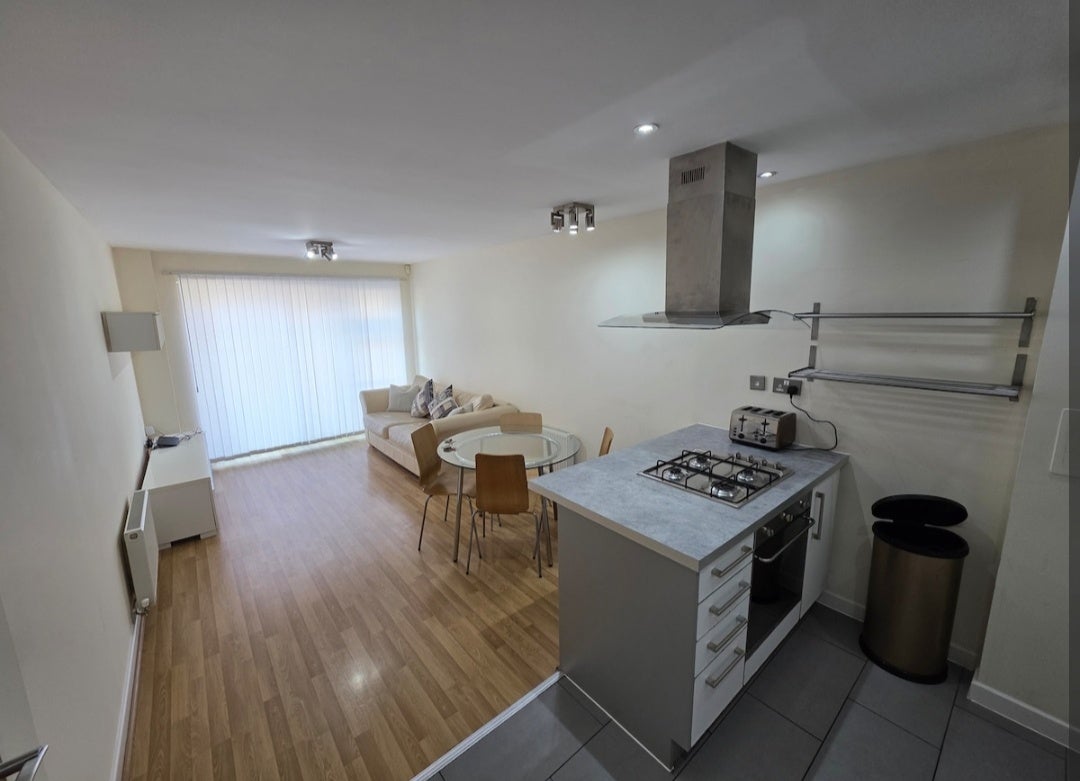 Flat Queen Mary Avenue in Greater London