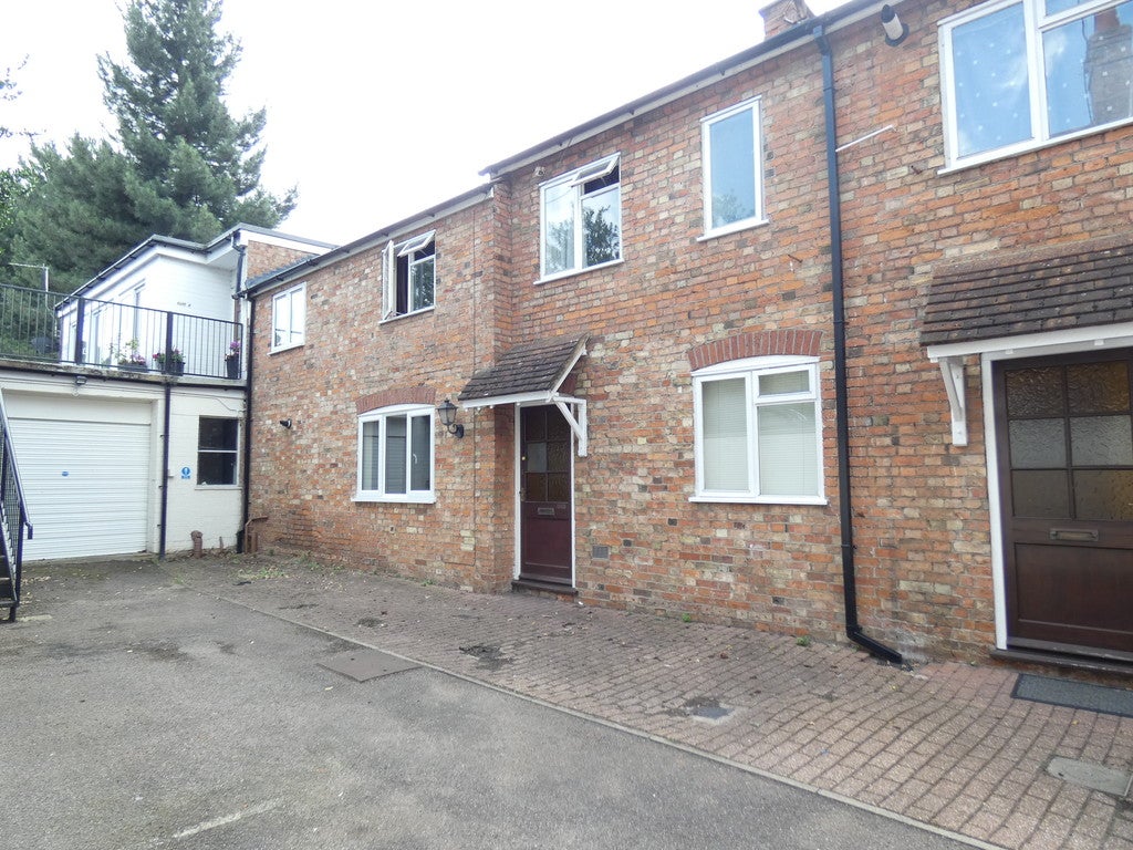 Flat Cardington Road in Bedford