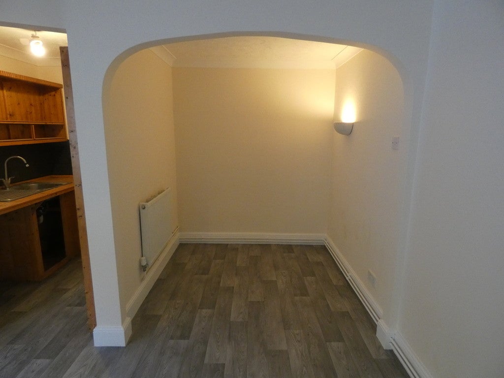 Flat Cardington Road in Bedford