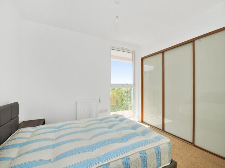 Flat Kingsland Road in Greater London