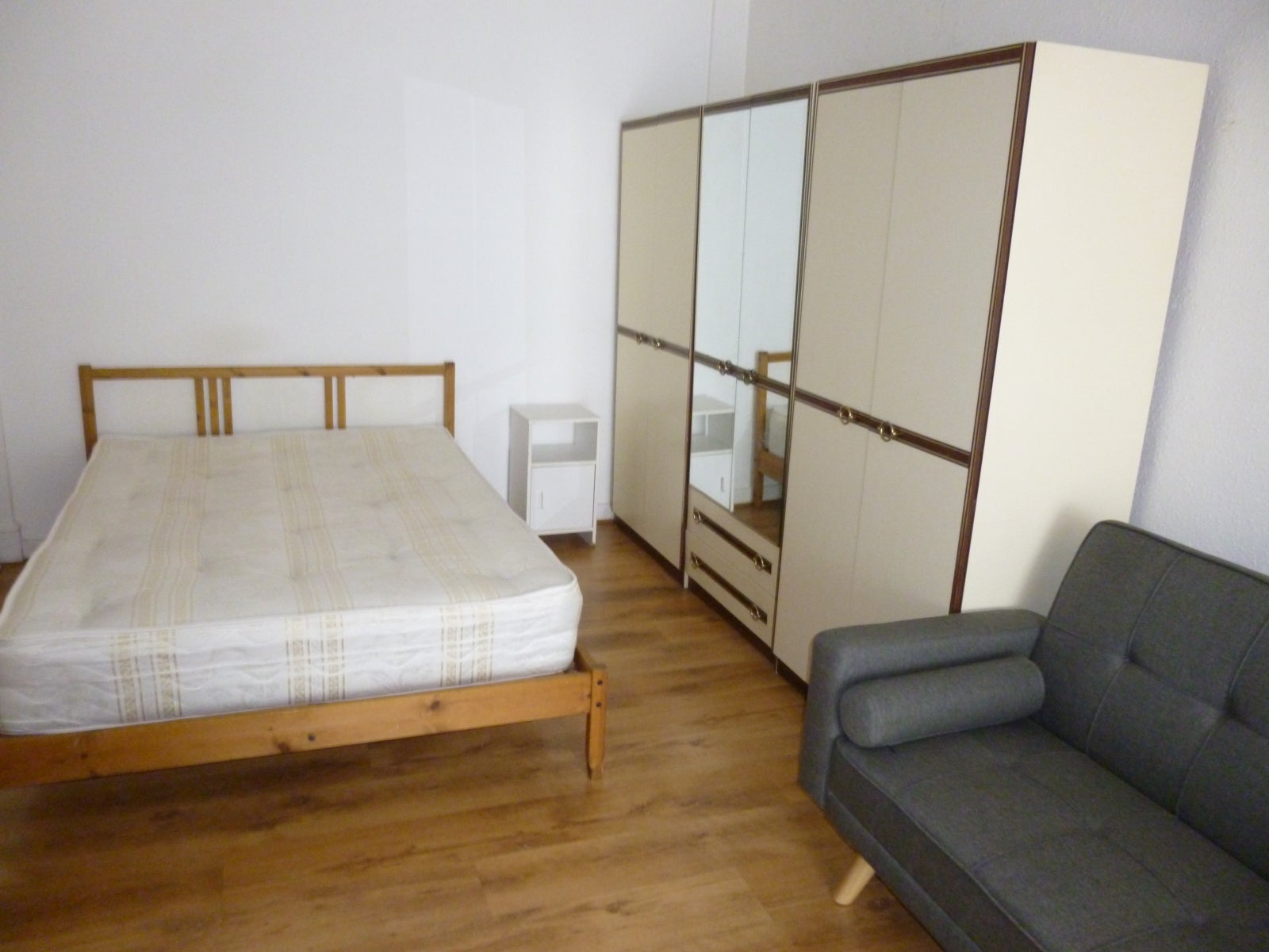 Room High Road in London