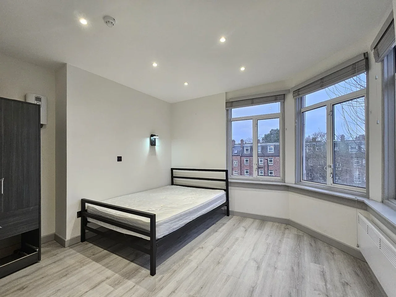 Room Holloway Road in Greater London