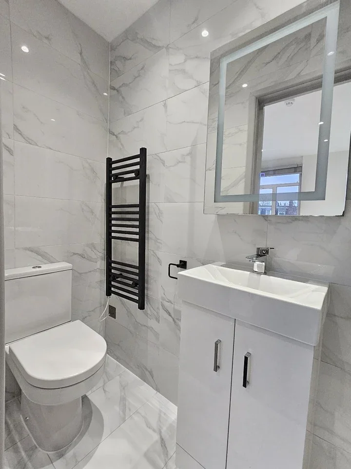 Room Holloway Road in Greater London