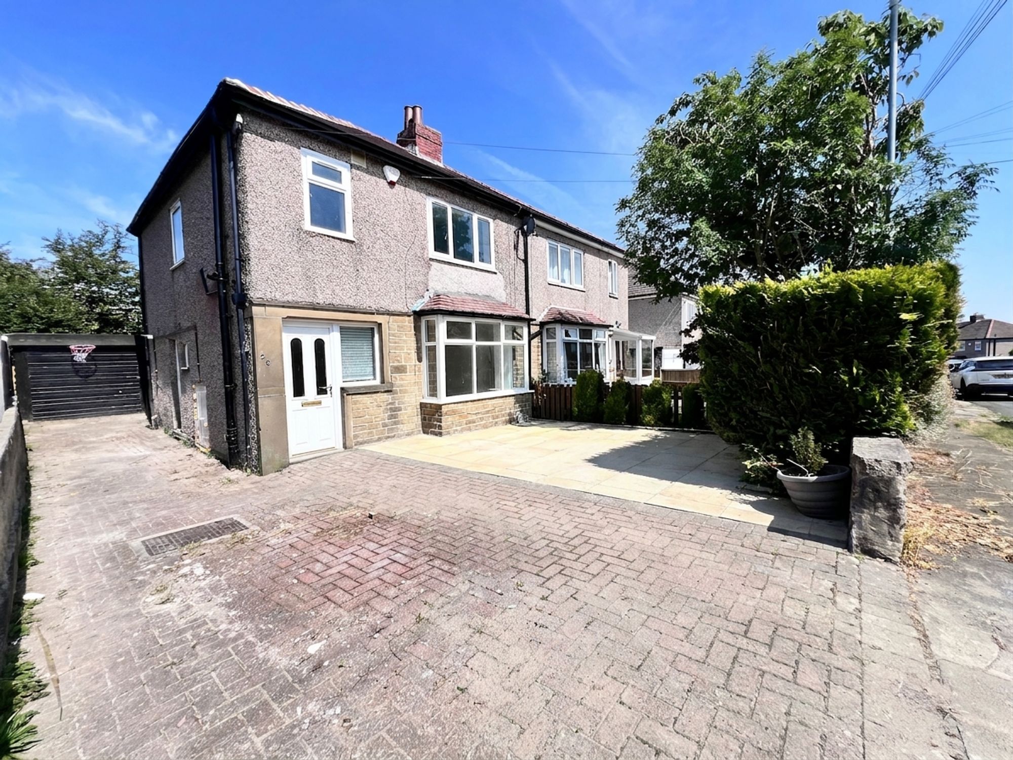 House Burniston Drive in Huddersfield
