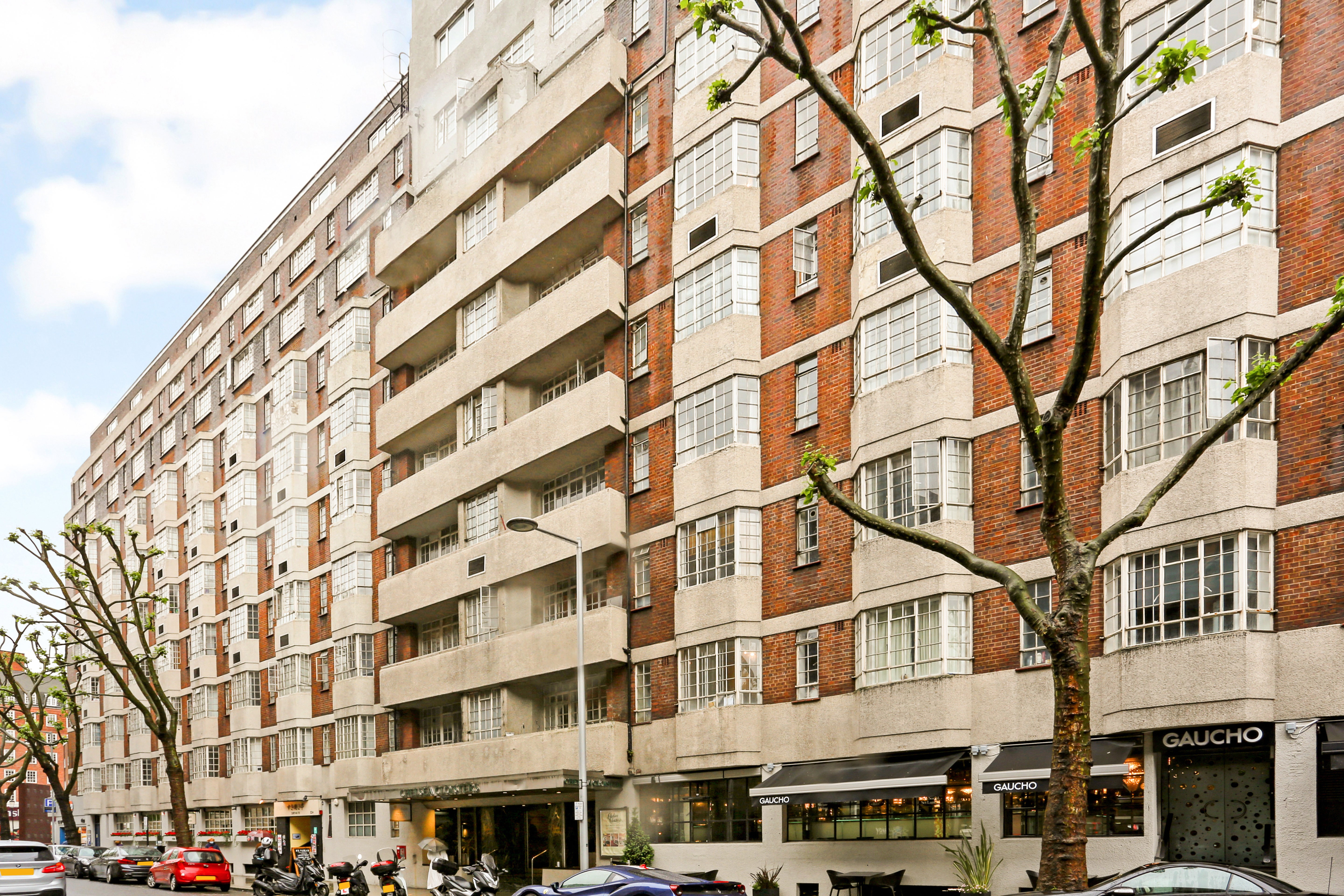Flat Lucan Place in Greater London