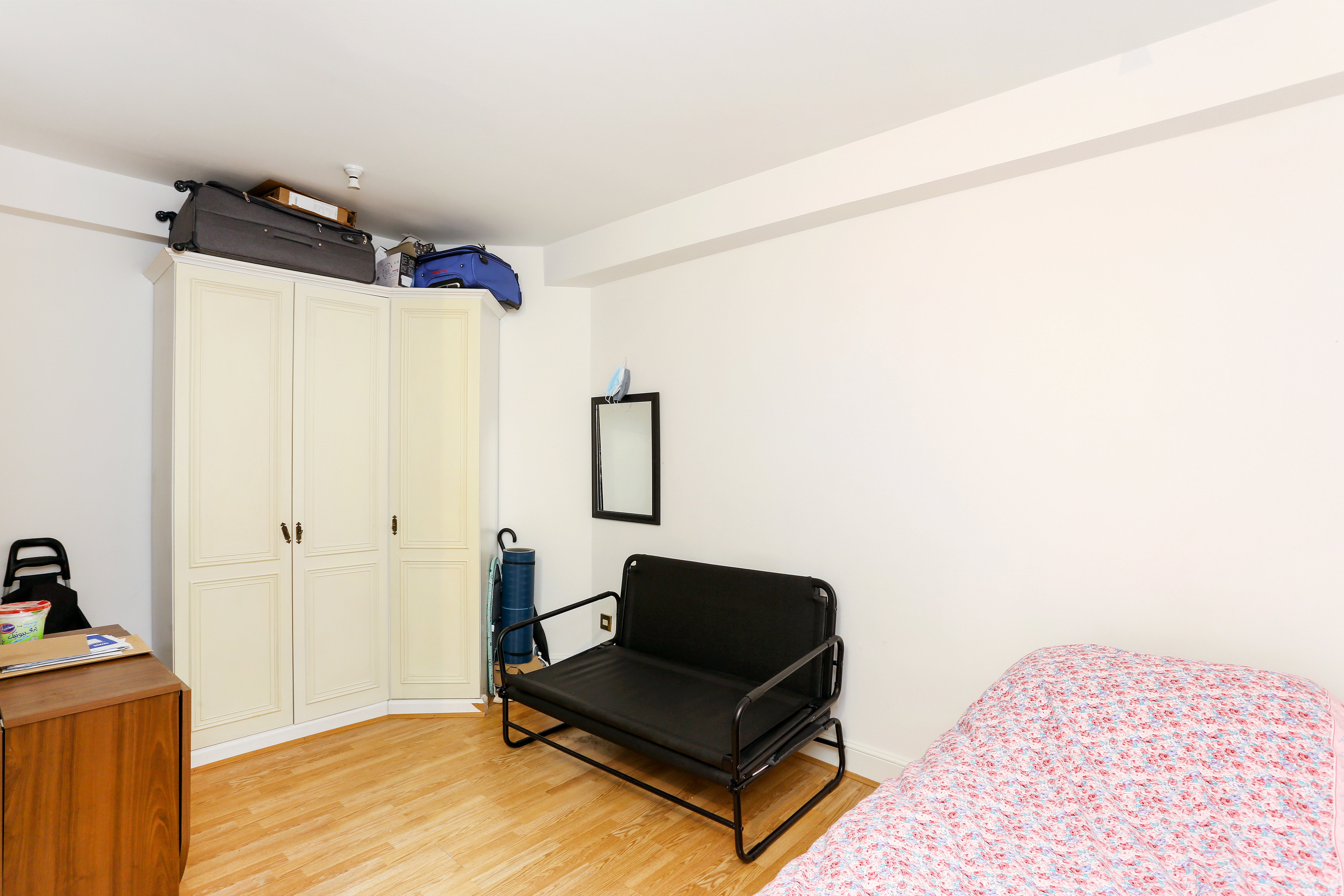 Flat Lucan Place in Greater London