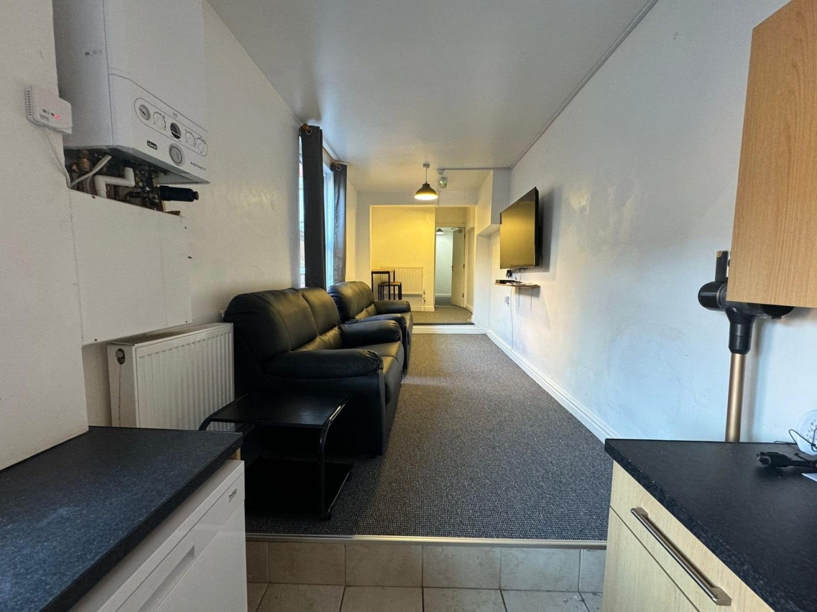 Room West Parade in Lincoln