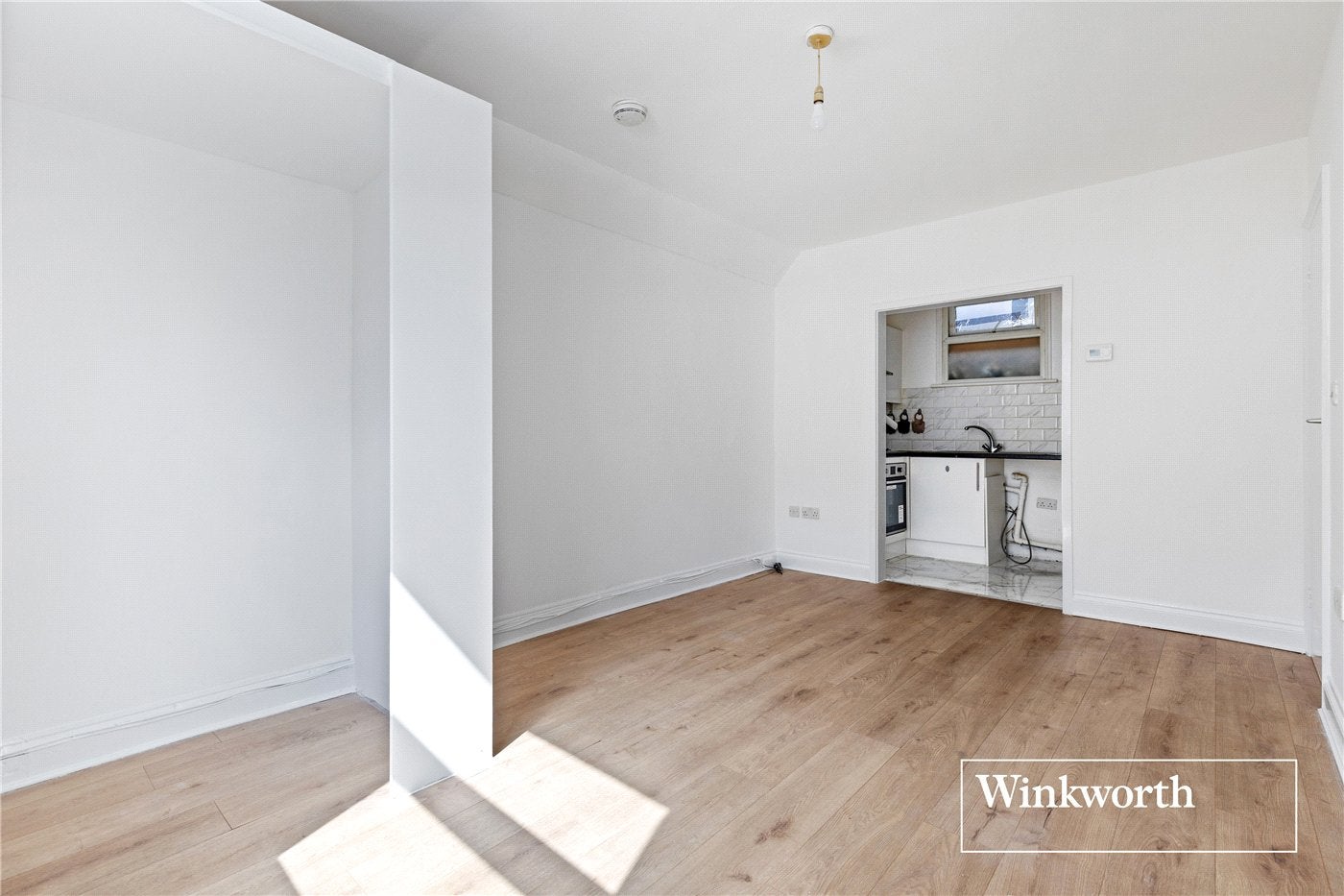 Flat Wooler Street in Greater London