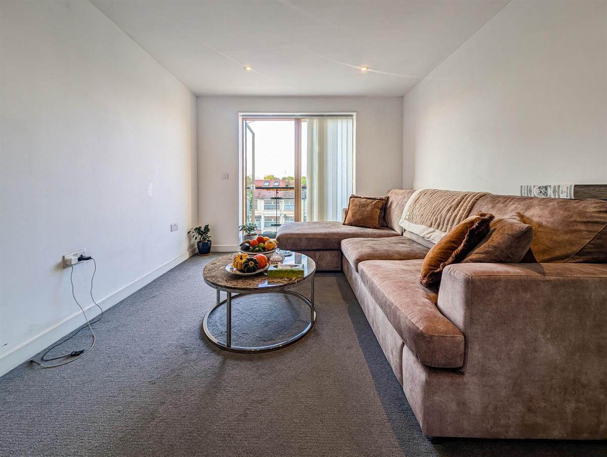 Flat Durnsford Road in Greater London