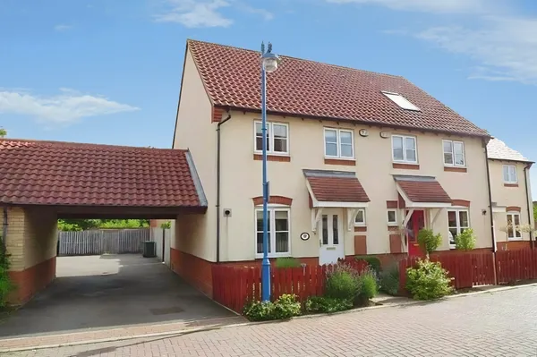 House Elm Tree Close in Cambridge